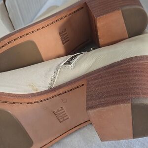 Frye Women's Tan and Cream Heeled Boots